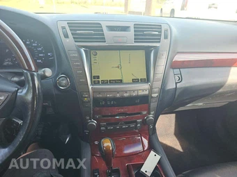 2009 Lexus LS 460 - miniatura 7