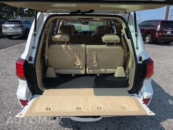 2009 Lexus LX 570 – miniatura 15