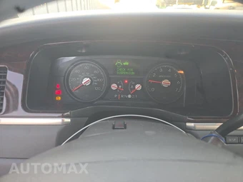 2009 Lincoln Town Car Signature Limited – miniatura 12