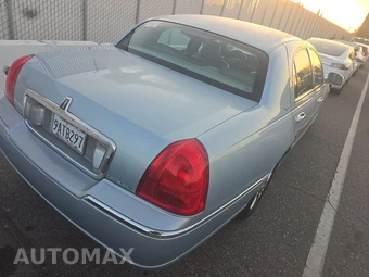 2009 Lincoln Town Car Signature Limited – miniatura 4