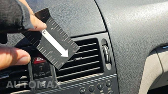 2009 Mercedes-Benz C 300 - miniatura 27
