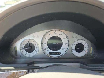 2009 Mercedes-Benz E 350 Sedan - miniatura 10