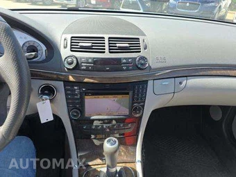 2009 Mercedes-Benz E 350 Sedan - miniatura 11