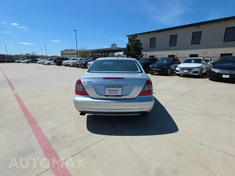 2009 Mercedes-Benz E 350 Sedan - miniatura 4