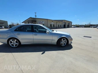 2009 Mercedes-Benz E 350 Sedan - miniatura 5