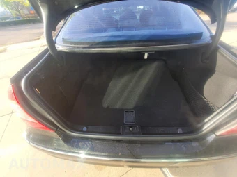 2009 Mercedes-Benz E-Class Sedan E 350 4MATIC – miniatura 10