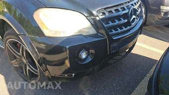 2009 Mercedes-Benz ML 63 AMG - miniatura 24