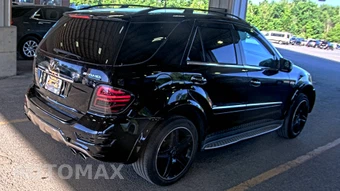 2009 Mercedes-Benz ML 63 AMG - miniatura 4