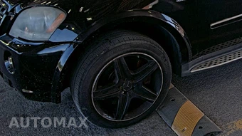 2009 Mercedes-Benz ML 63 AMG - miniatura 7