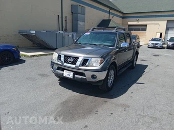 2009 Nissan Frontier LE Crew Cab Medium Bed - miniatura 2