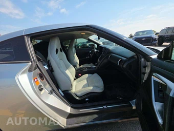 2009 Nissan GT-R Premium - miniatura 15