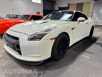 2009 Nissan GT-R Premium - miniatura 2