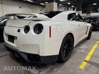 2009 Nissan GT-R Premium - miniatura 4