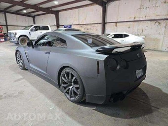 2009 Nissan GT-R Premium - miniatura 2