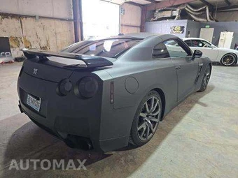 2009 Nissan GT-R Premium - miniatura 3