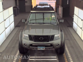 2009 Nissan Pathfinder S – miniatura 2