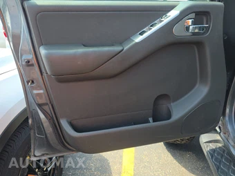 2009 Nissan Pathfinder S – miniatura 9