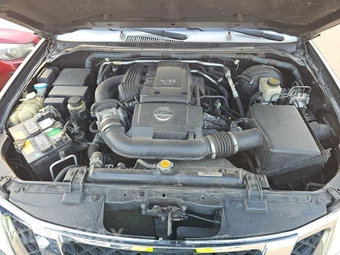 2009 Nissan Pathfinder S - miniatura 16
