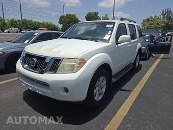 2009 Nissan Pathfinder SE