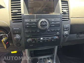 2009 Nissan Pathfinder SE – miniatura 11