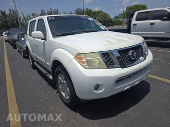 2009 Nissan Pathfinder SE – miniatura 3