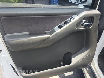 2009 Nissan Pathfinder SE – miniatura 9