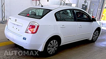2009 Nissan Sentra 2.0 S – miniatura 4
