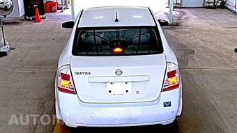 2009 Nissan Sentra 2.0 S – miniatura 5