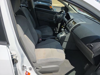 2009 Nissan Sentra 2.0 S – miniatura 8