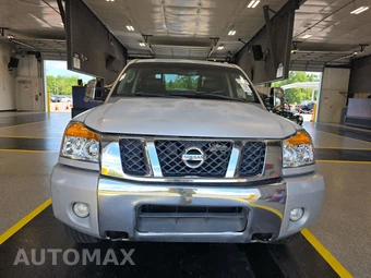 2009 Nissan TITAN LE Crew Cab Short Bed - miniatura 2