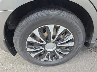 2009 Nissan Versa 1.8 S Hatchback – miniatura 10