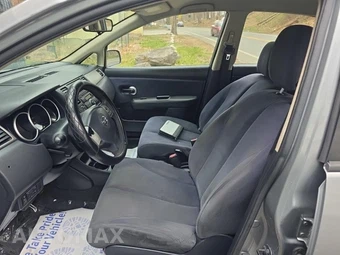 2009 Nissan Versa 1.8 S Hatchback – miniatura 13