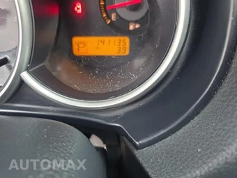 2009 Nissan Versa 1.8 S Hatchback – miniatura 15
