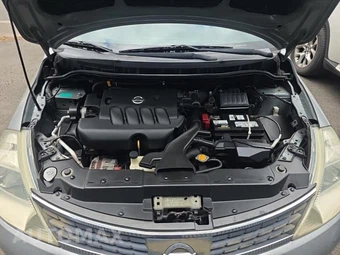 2009 Nissan Versa 1.8 S Hatchback – miniatura 18