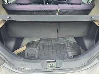 2009 Nissan Versa 1.8 S Hatchback – miniatura 19