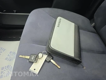2009 Nissan Versa 1.8 S Hatchback – miniatura 33