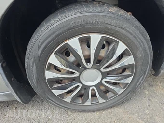 2009 Nissan Versa 1.8 S Hatchback – miniatura 9