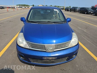 2009 Nissan Versa 1.8 S Hatchback - miniatura 2