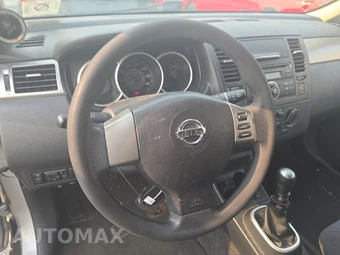 2009 Nissan Versa 1.8 S Hatchback – miniatura 10