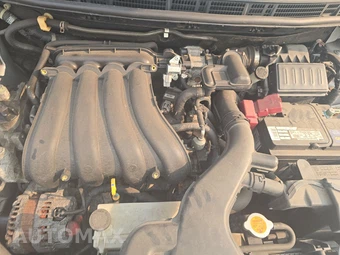 2009 Nissan Versa 1.8 S Hatchback – miniatura 15