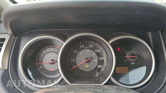 2009 Nissan Versa 1.8 S Hatchback – miniatura 19