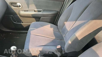 2009 Nissan Versa 1.8 S Hatchback – miniatura 20