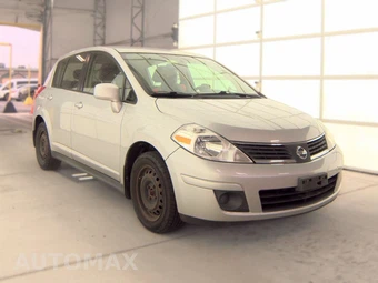 2009 Nissan Versa 1.8 S Hatchback – miniatura 3