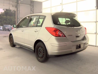 2009 Nissan Versa 1.8 S Hatchback – miniatura 6