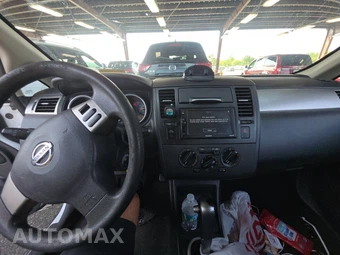 2009 Nissan Versa 1.8 S Hatchback – miniatura 11