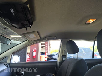 2009 Nissan Versa 1.8 S Hatchback – miniatura 17