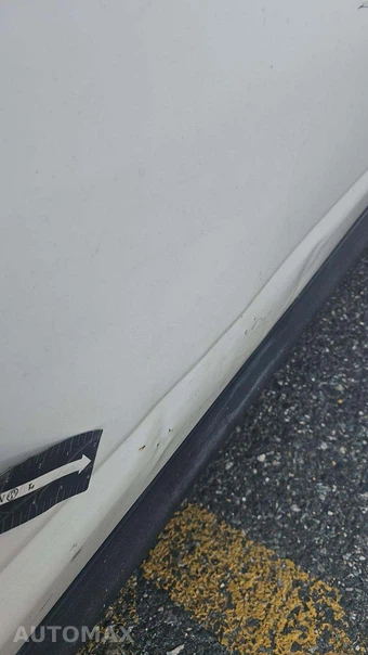 2009 Nissan Versa 1.8 S Hatchback – miniatura 27