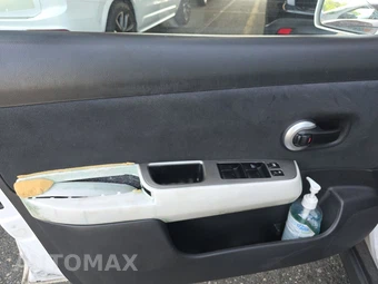 2009 Nissan Versa 1.8 S Hatchback – miniatura 9