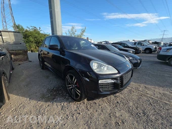 2009 Porsche Cayenne GTS - miniatura 3