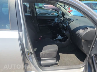 2009 Scion xD - miniatura 8